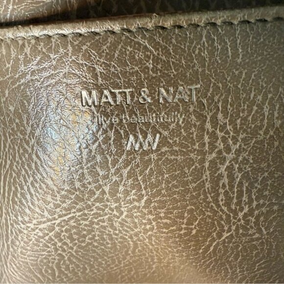 MATT  & NAT Nutmeg Taupe Vegan Large Crossbody Messenger Shoulder Bag Distressed - Picture 4 of 16